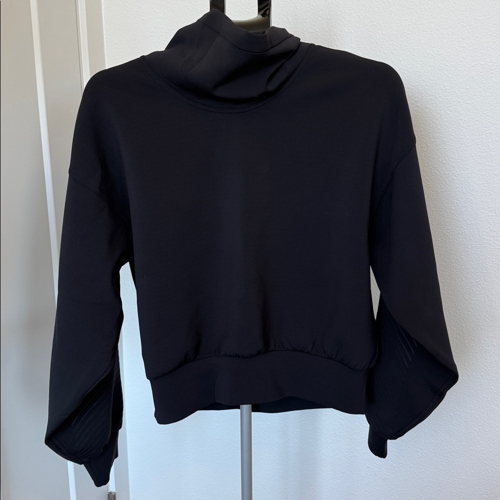 Lululemon Athletic Top/Sweater